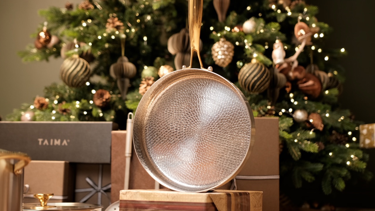 Holiday Campaign still 3