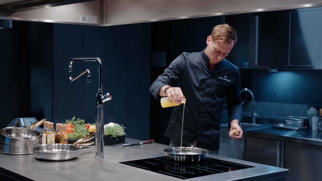 Restaurant Campaign still 4